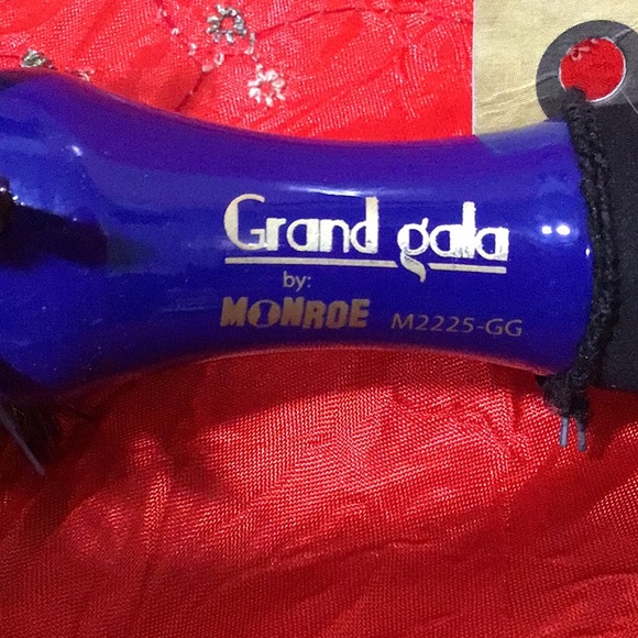 NWT GRAND GALA by MONROE Natural Bristles Styling Brush Extra Lightweight Blue - Picture 2 of 9